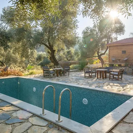 Mucho Life Farm stay *