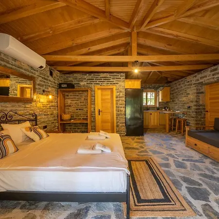 Mucho Life Farm stay *